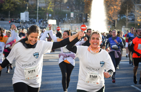 corredoras-felices-en-meta-La-Carrera-de-las-Empresas-lastlap