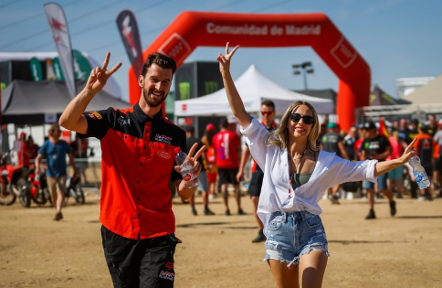 Una herramienta de RRPP con zonas VIP´s, gradas exclusivas, Meet & Greets y escenarios donde se verá tu marca dentro del circuito de motocross.